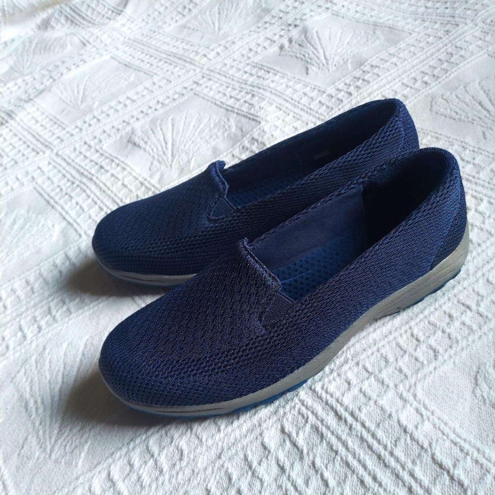Women's Skechers Shoes Sz 9